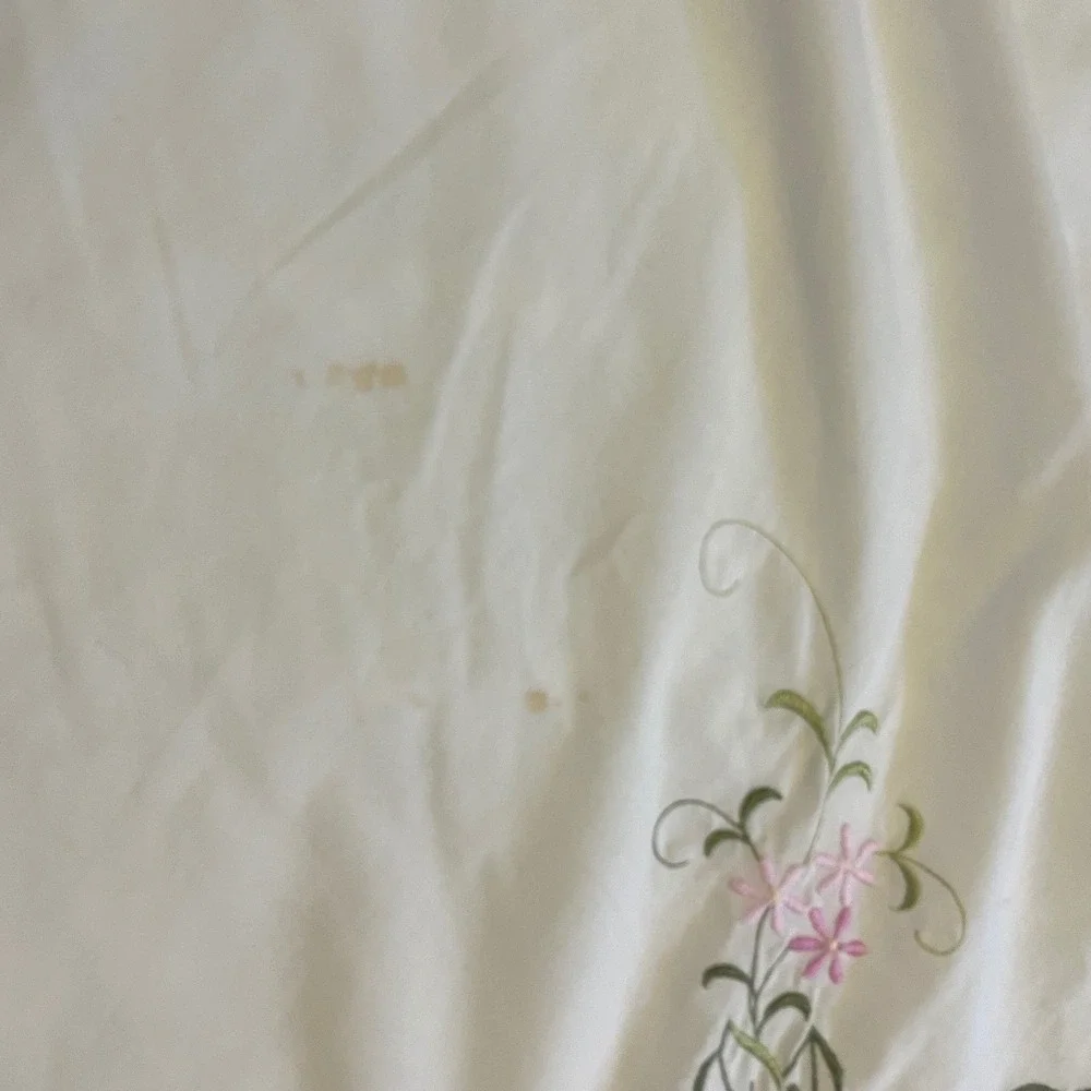 Vtg Embroidered tablecloth with 6 Napkins Cottagecore floral 82 x‎ 67